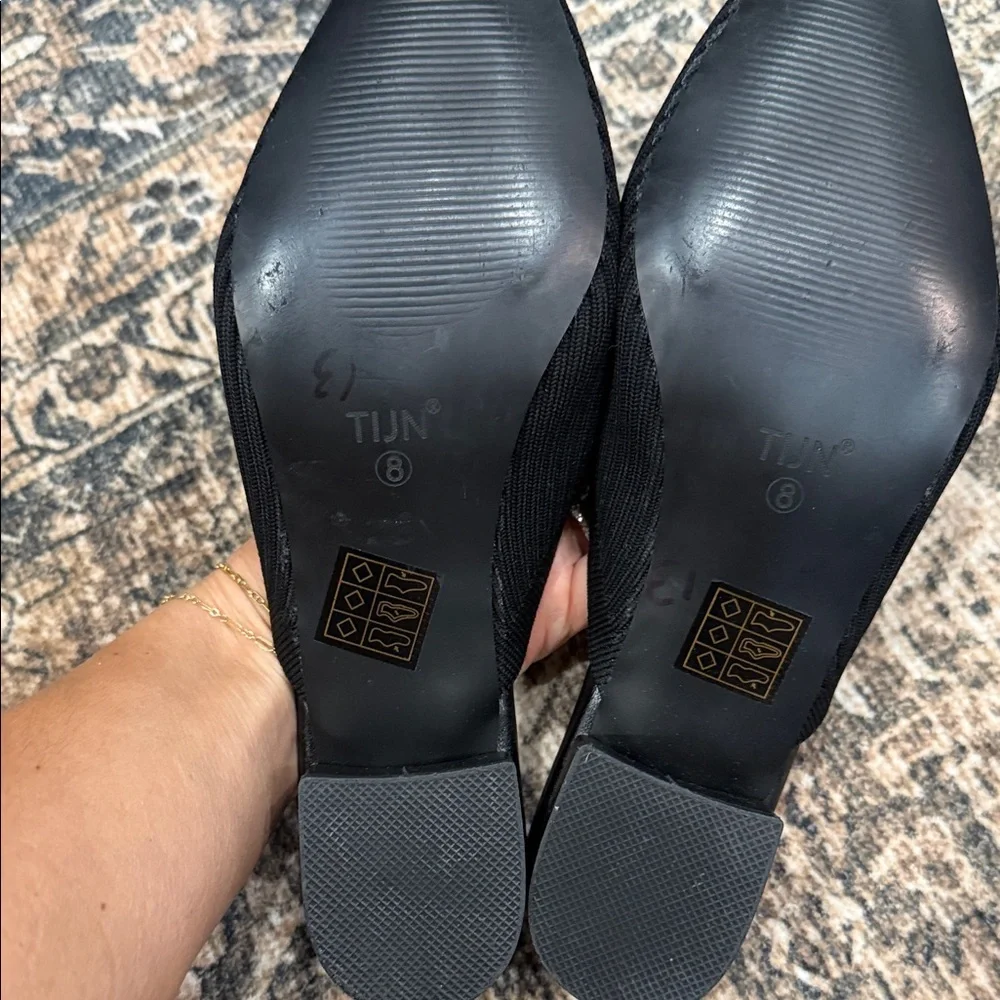 Pointed Black Knit Slip-On Mule Heels - Picture 4 of 4